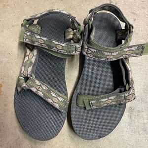 Teva Original Universal Sandals. Size 6 Women’s